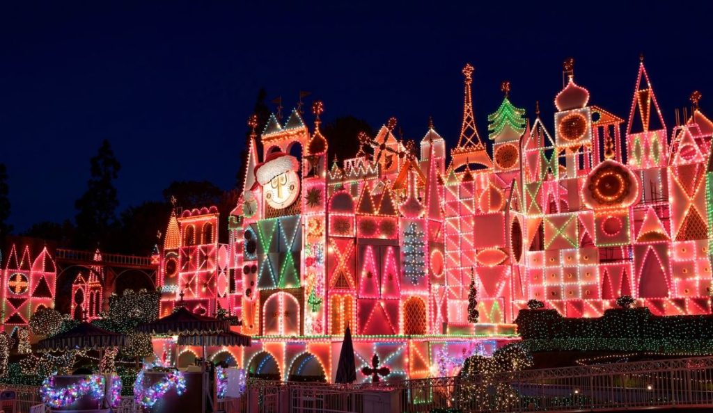 Disneyland decorate Christmas season