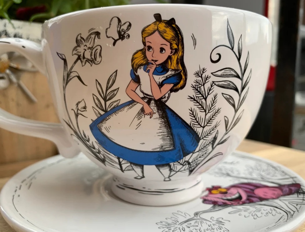 30 Best Alice in Wonderland Gift Ideas (2025 Picks)